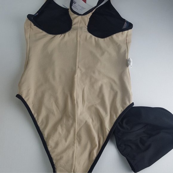 Brazilian Swimsuit One piece with cap - Picture 6 of 12